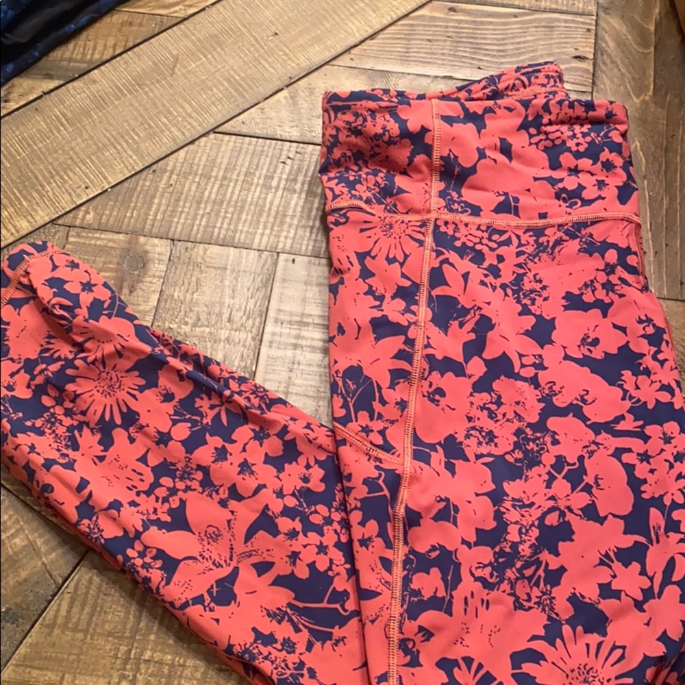 NEVER WORN: size 10 lululemon yoga capris